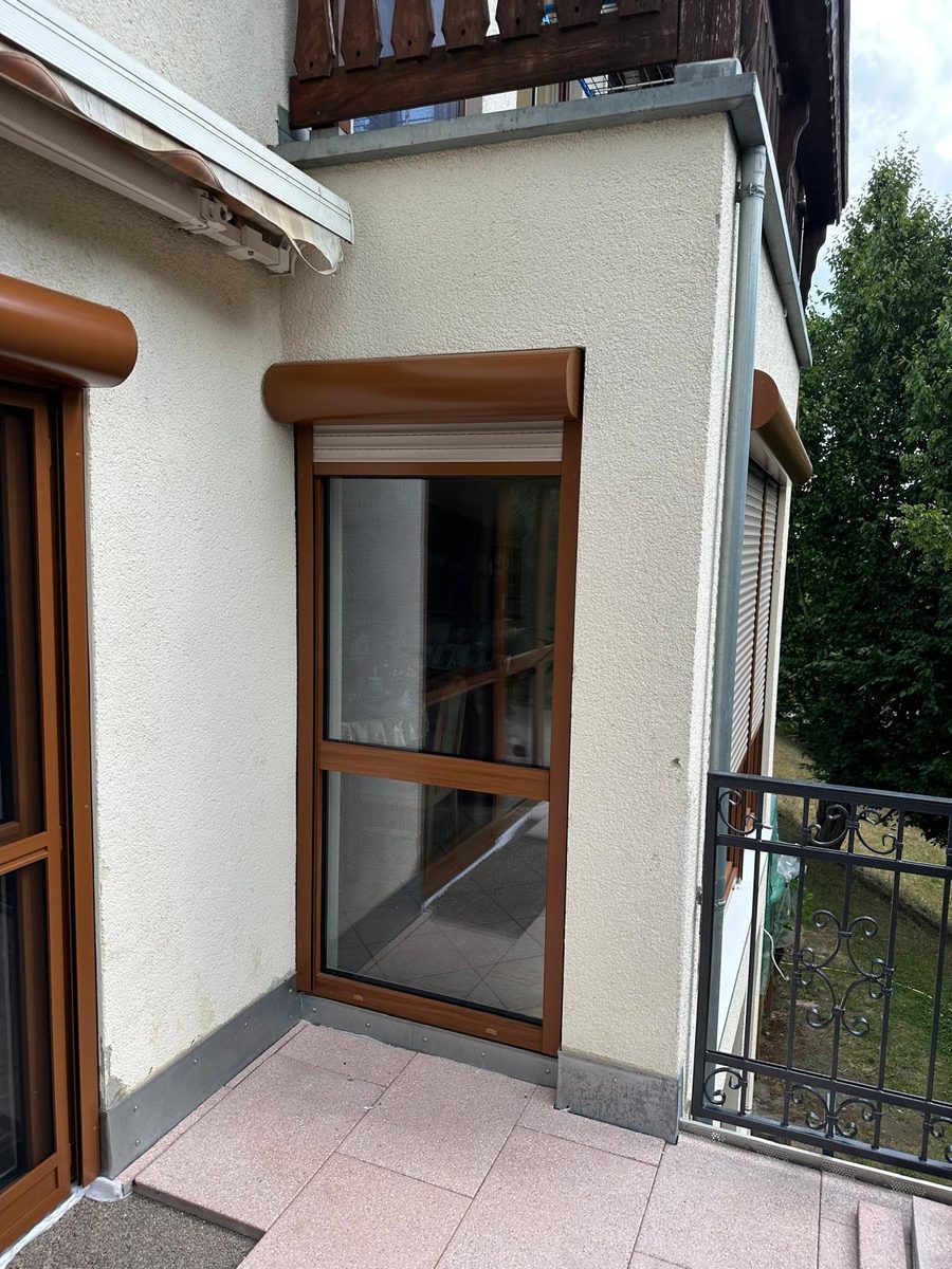 Fenstertür mit Rollladen